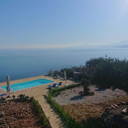 Villa Gerrito Kefalas エクステリア 写真